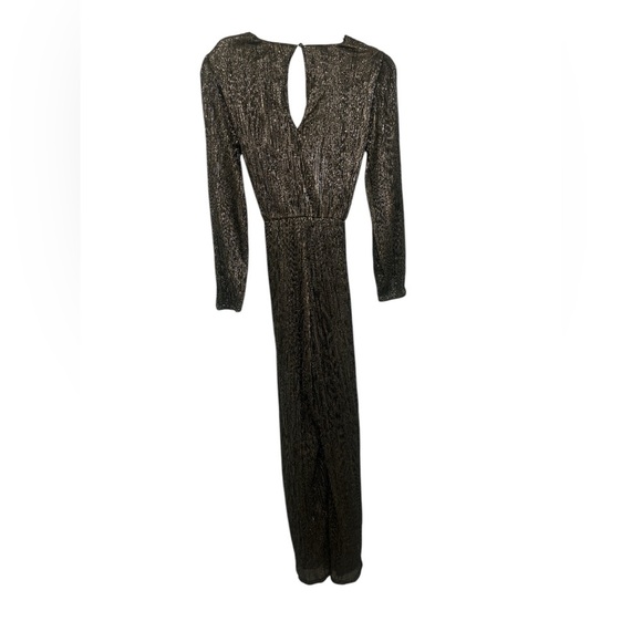 NWT Express Long Sleeve V Neck Metallic Jumpsuit Coktail Romper Party - Picture 4 of 5